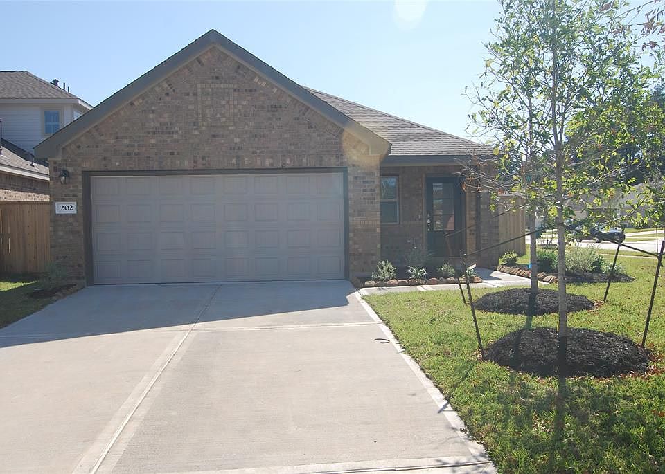 1st image of 202 Pine Cavern Dr