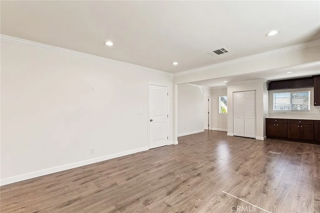 3 bed, 1348 sqft, $3,600 — Photo 3