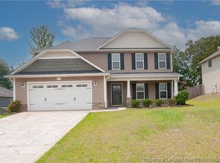 915 Screech Owl Dr, Hope Mills, NC 28348