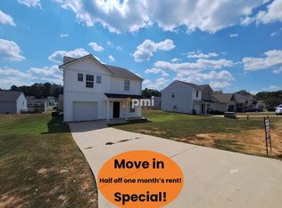 106 Sarah Ln, Lagrange, GA 30241