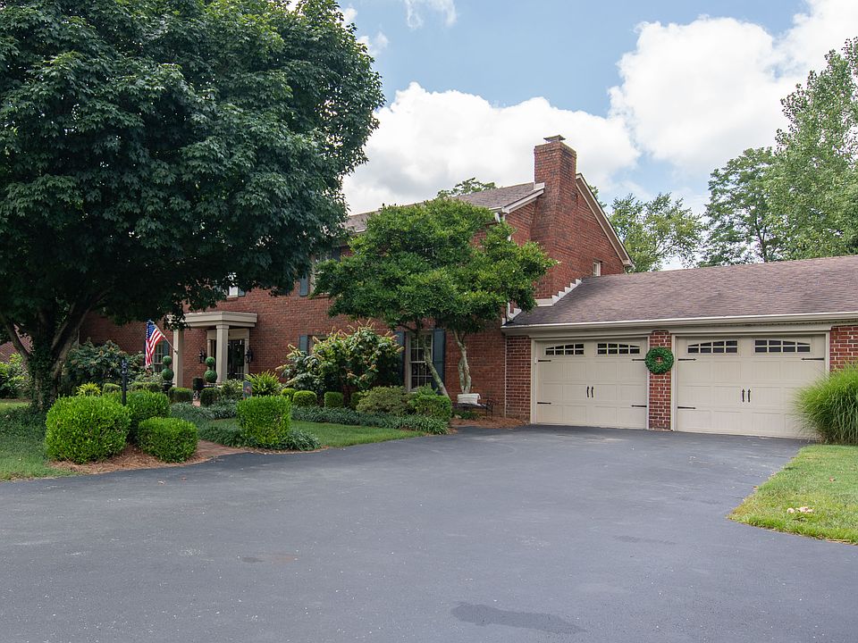 1st image of 106 Lone Oak Dr