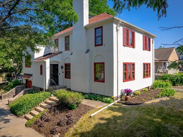 2220 Vincent Ave N, Minneapolis, MN 55411