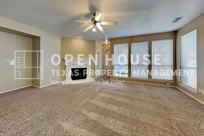 10876 Hawks Landing Rd — Photo 3