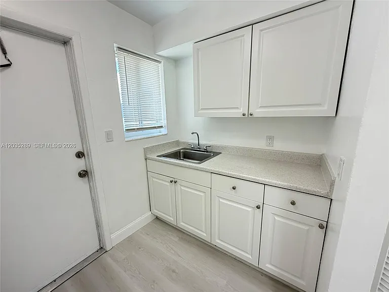 2417 NW 20th St #1 — Photo 5