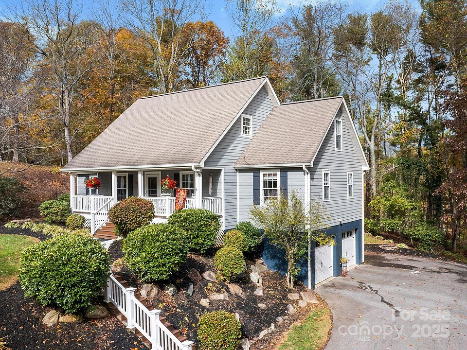 1st image of 8 Alexander Chapel Dr