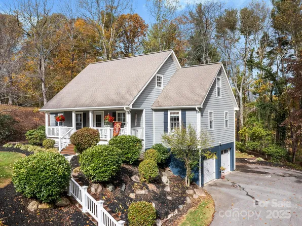 8 Alexander Chapel Dr, Asheville, NC 28804