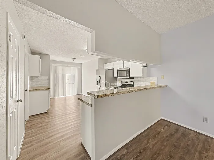 9415 Wallingham Dr — Photo 7