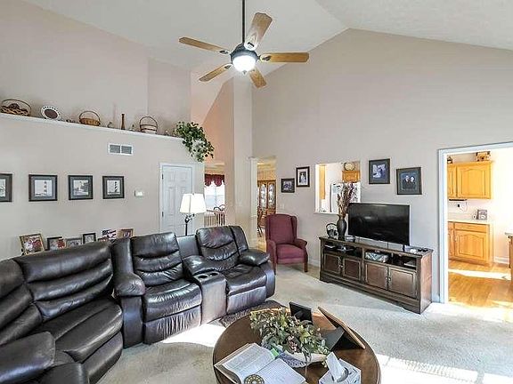 3rd image of 4135 Argonne Dr