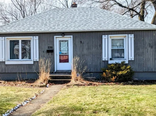 226 N Woodlawn Ave, Griffith, IN 46319