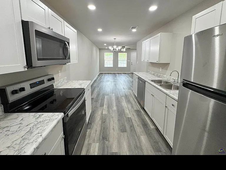 507 Young Ave #B — Photo 8