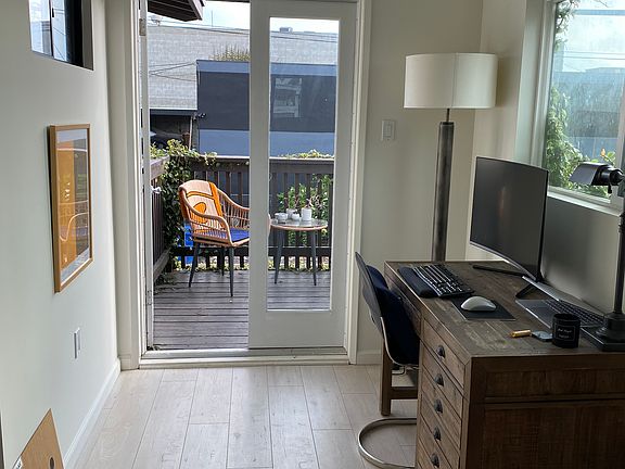 4th image of 602 Victoria Ave #B