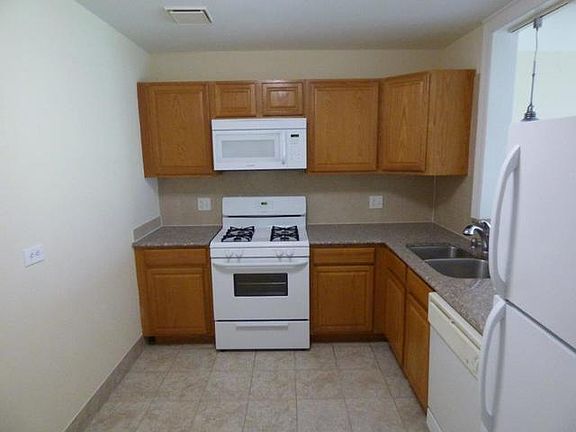 2nd image of 3258 N Harlem Ave #108