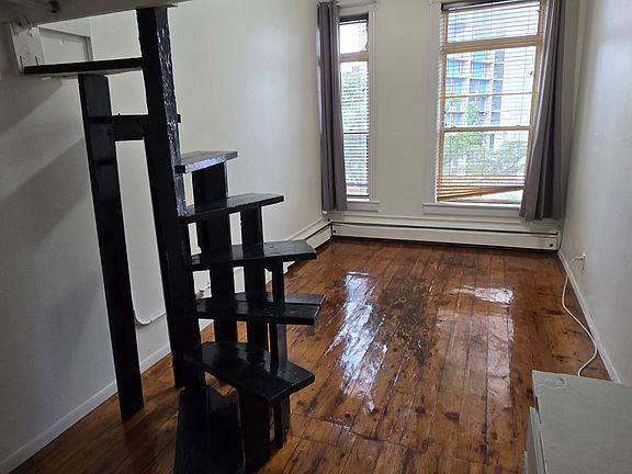4th image of 425 Cedar Ave #421-17