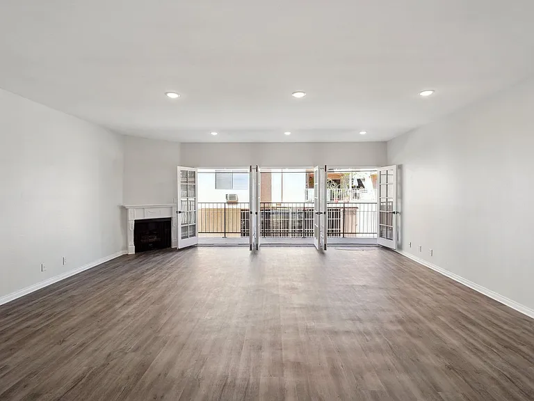 1620 South Bentley Ave — Photo 33