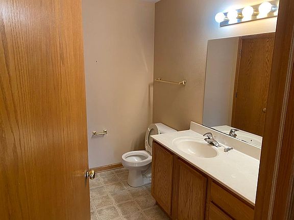 4th image of 8301 Mansion Hill Ave #4A