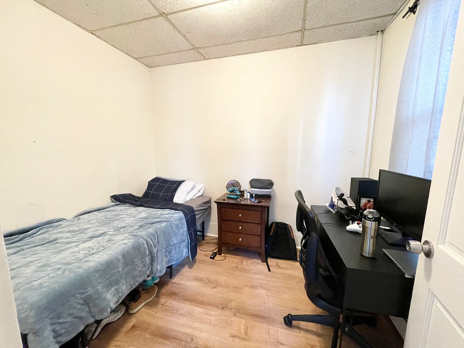 3 bed, $4,000 — Photo 2