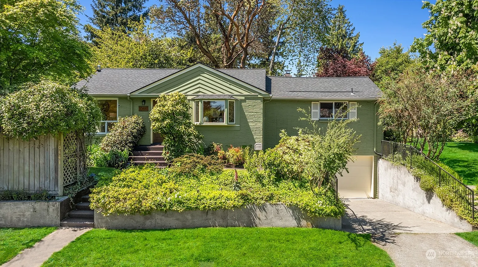 10441 40th Avenue SW photo 1