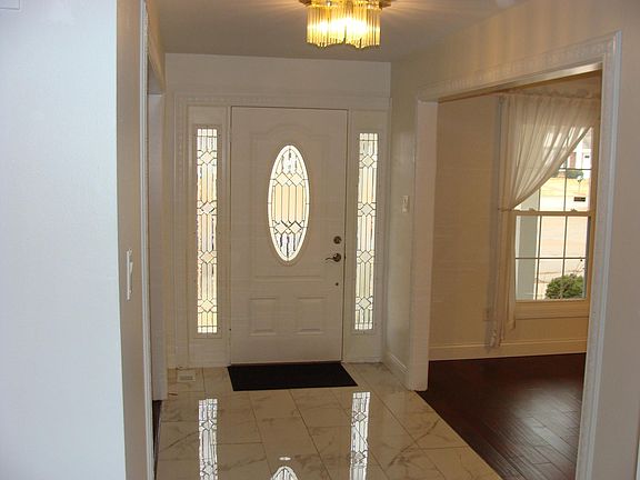 3rd image of 15443 Harrisberg Ct
