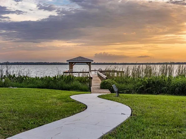 32834 Lakeshore Dr, Tavares, FL 32778