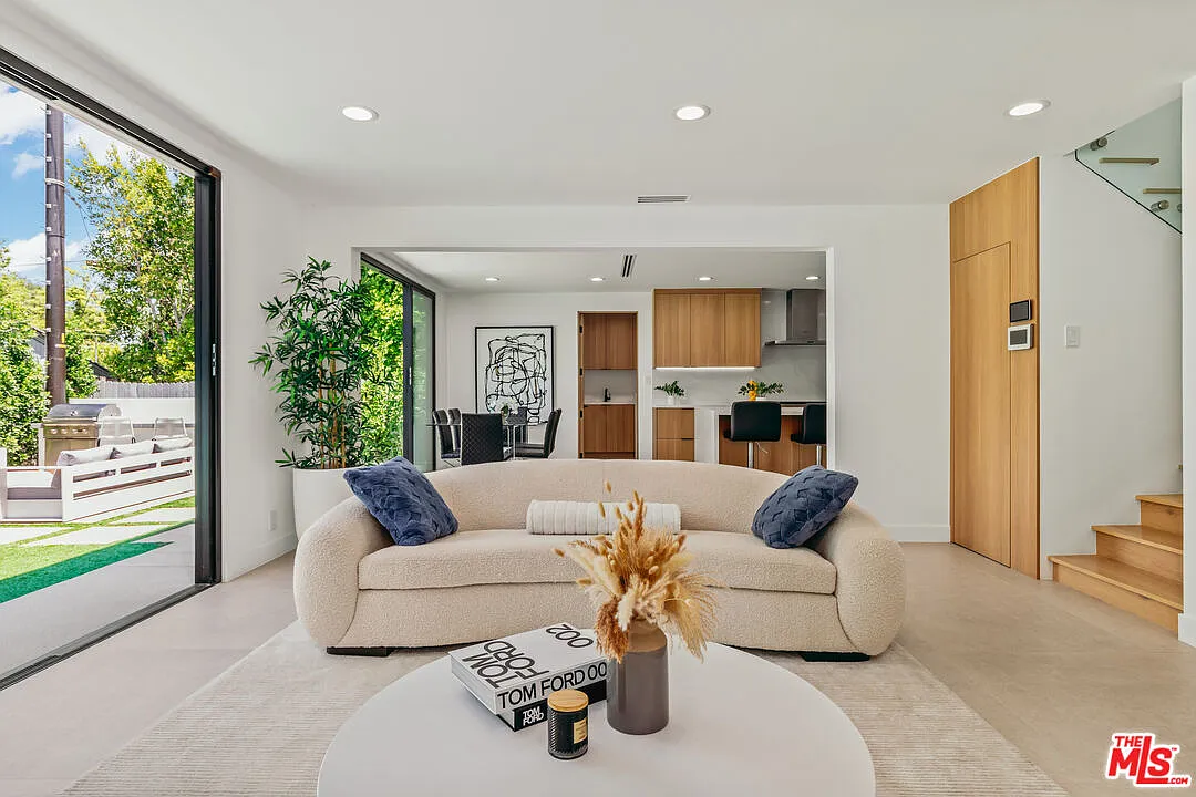 4 bed, 5.0 bath, 2912 sqft, $19,995 — Photo 3