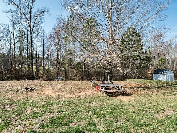 4th image of 5212 Merlin Dr
