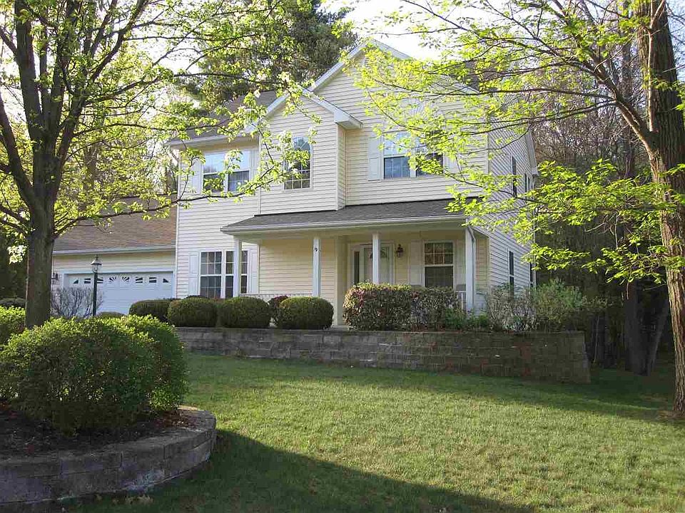 1st image of 19 Dennis Dr