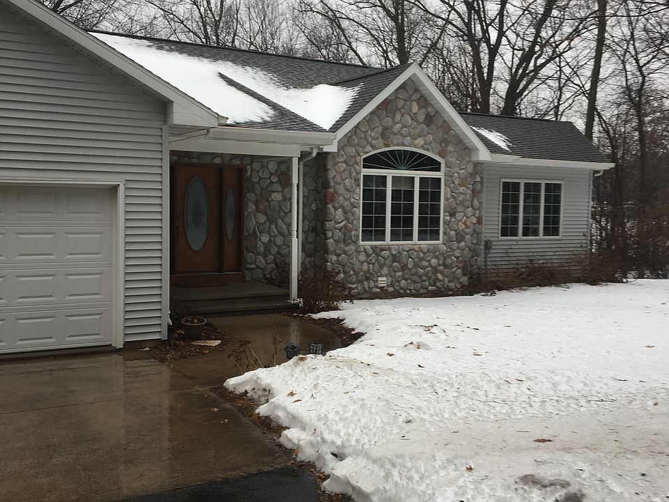 2 1/2 car garage
