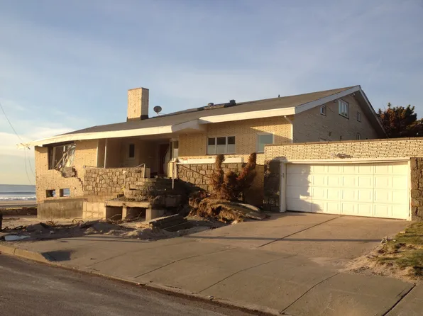 135 Beach 142nd St, Far Rockaway, NY 11694