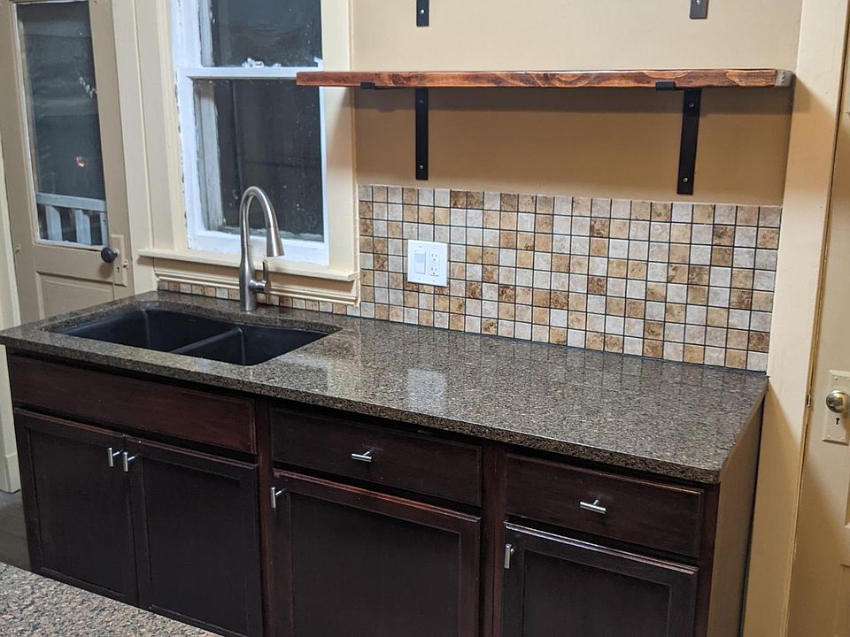 1st image of 1101 Pine Ave NW #2