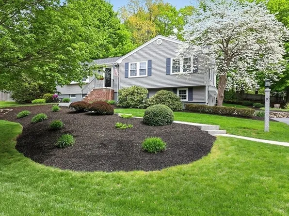 10 Autumn Cir, Hingham, MA 02043