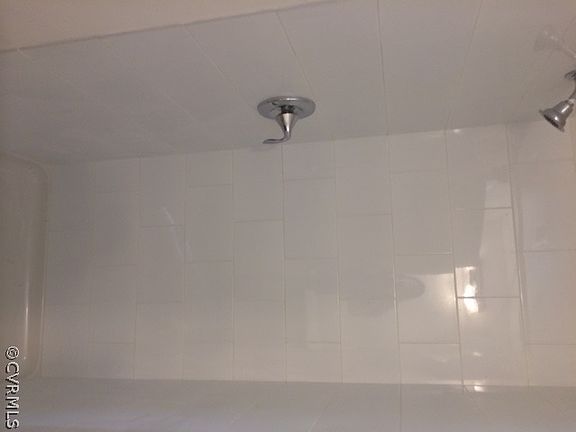 3rd image of 3907 Liesfeld Place 16a Gln