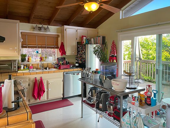 Kitchen (Upstairs)