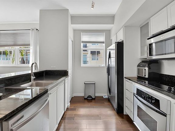 3rd image of 225 NE 1st St #301