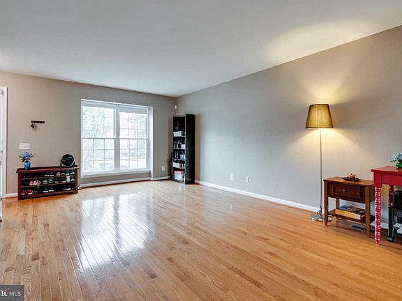 4th image of 3981 Blysdale Ln