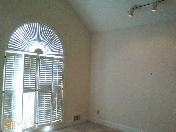 4th image of 1105 Thorn Apple Ct SE