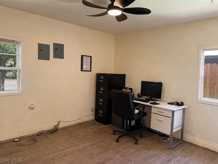 1037 Bracken Ave — Photo 20