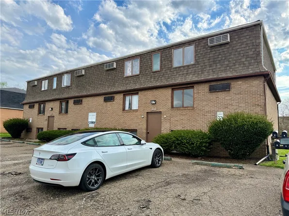 4107 Orchard Dale Dr NW APT 8, Canton, OH 44709