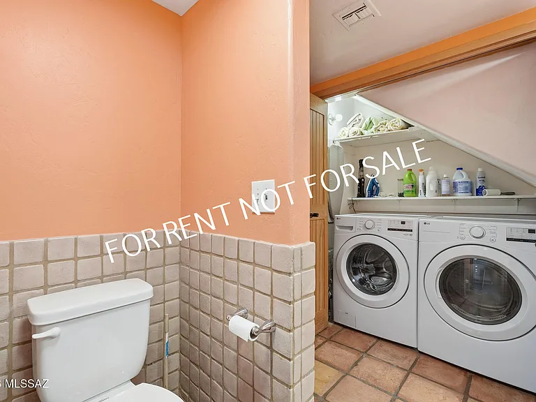 2824 E Sierra Vista Rd — Photo 34