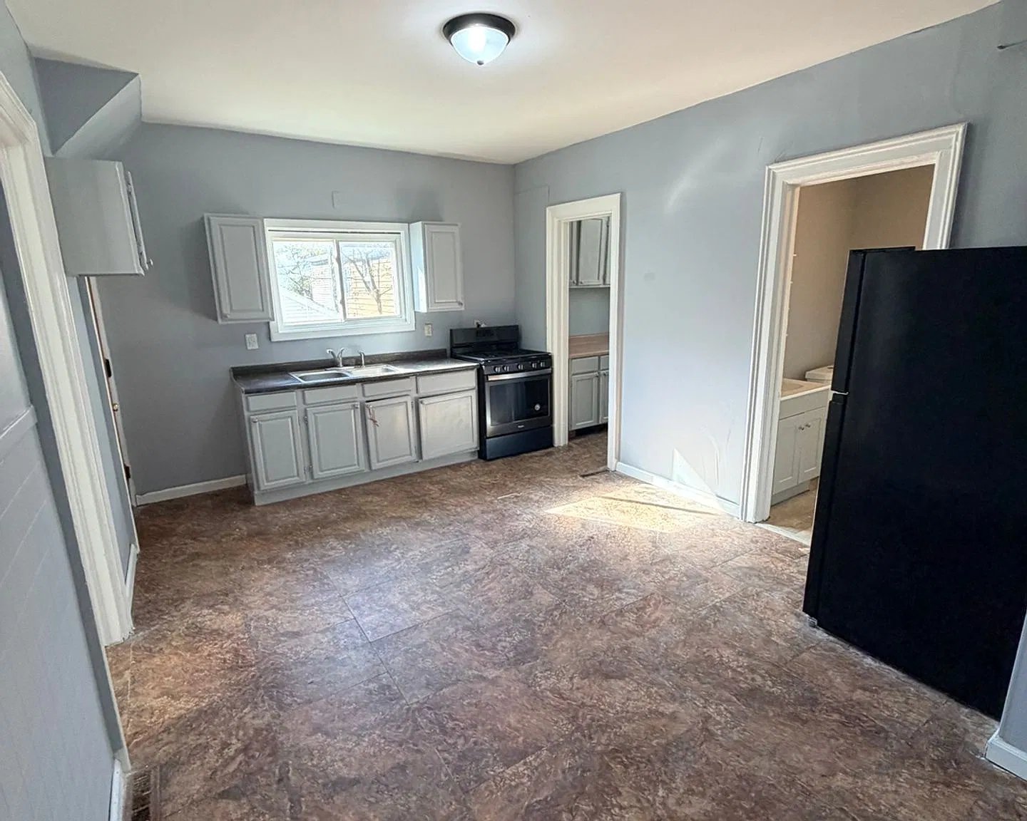 1321 N State Street | 3 Bedrooms, Parking & Pets Welcome — Photo 2