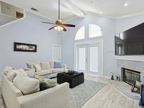 729 Teakwood Dr, Flower Mound, TX 75028