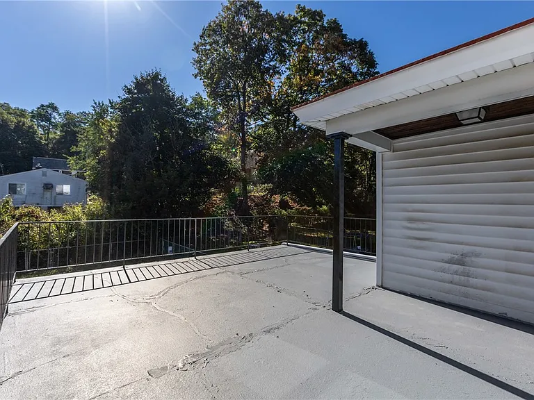 3065 Latonia Ave — Photo 30