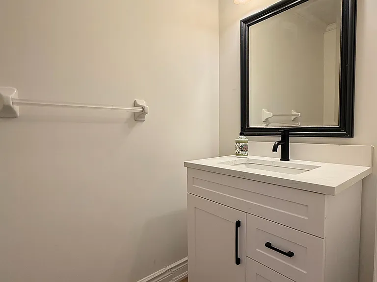 1133 Westview Ter — Photo 5