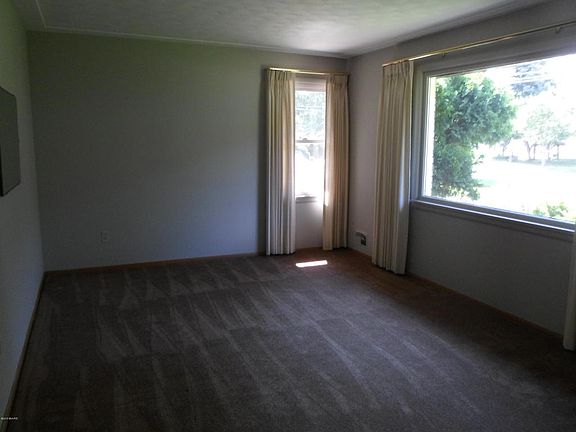 4th image of 225 Vine St SE