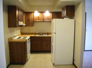 2324 E Locust St APT 103, Davenport, IA 52803
