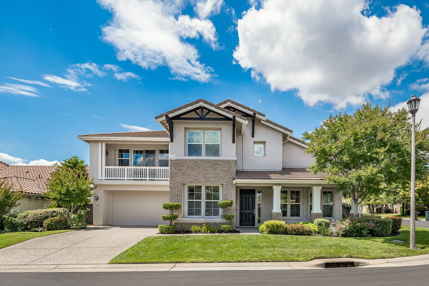 1689 Grey Owl Cir photo 1