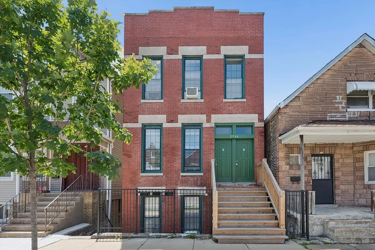 2 bed, 800 sqft, $1,700 — Photo 1