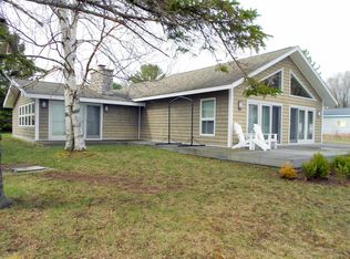781 Parrotts Pointe Rd, Indian River, MI 49749