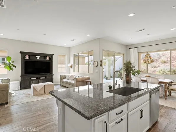 11976 Discovery Ct, Corona, CA 92883