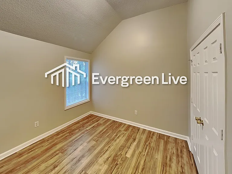 7134 Ravenwood Ln — Photo 16