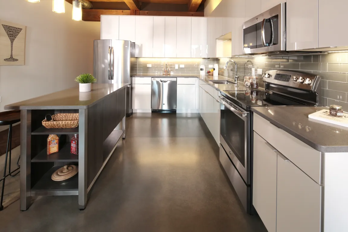 Ample storage in these modern cabinets